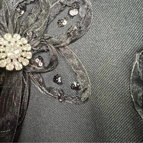 Ruth by Anthropologie skirt with ribbon appliqué flowers - size 4 - Picture 4 of 15